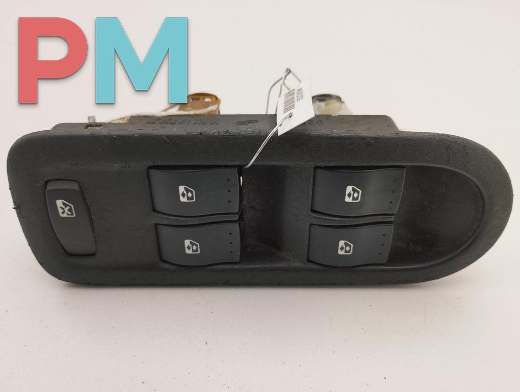 блок управления стеклоподъемниками Renault Scenic 2 поколение 2005, 2.0 л., бензин, АКПП, синий, минивэн, 156018070 - фото №1