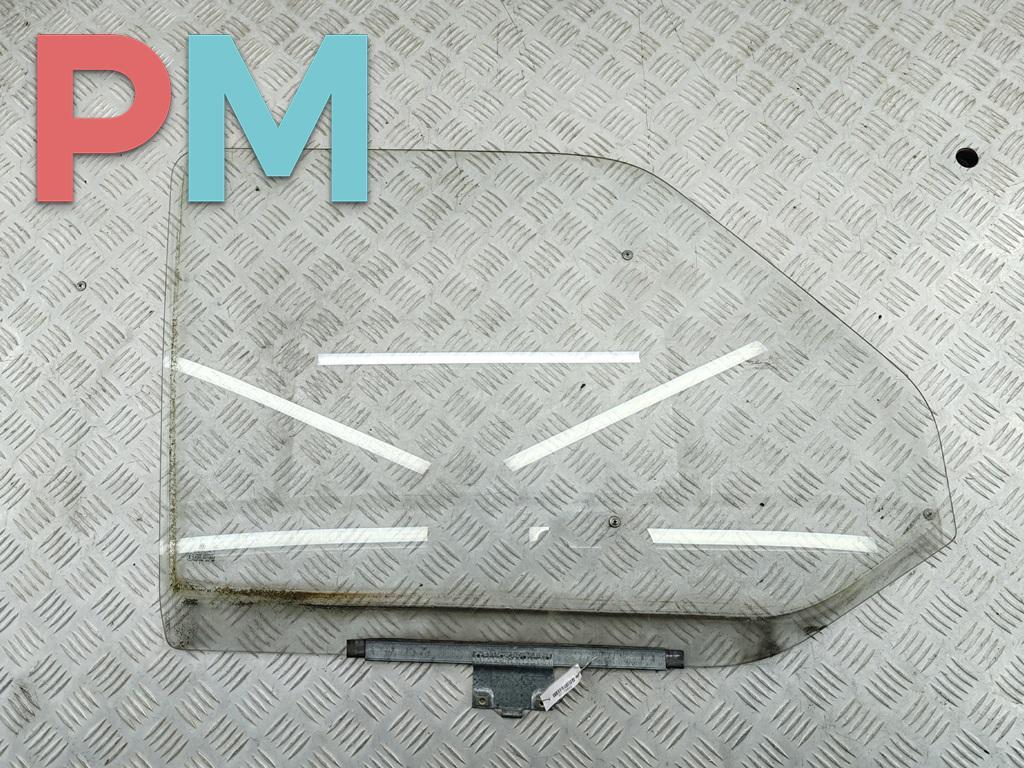 стекло двери передней правой Volkswagen Transporter T4 1997, 2.4 л., дизель, МКПП, синий, микроавтобус - фото №1