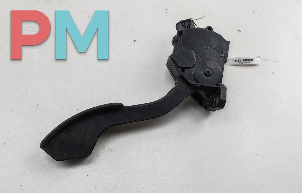 педаль Toyota RAV4 XA30 2006, 2.2 л., дизель, МКПП, чёрный, внедорожник 5 дв., 7811042010 - фото №1