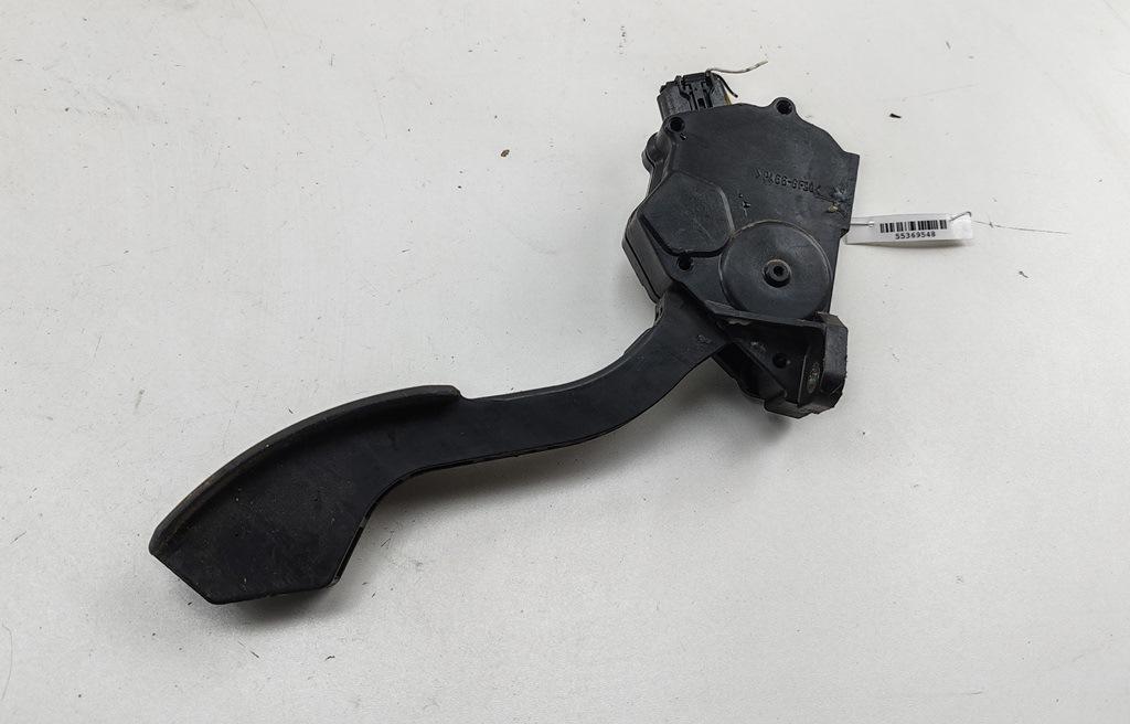 педаль Toyota RAV4 XA30 2006, 2.2 л., дизель, МКПП, чёрный, внедорожник 5 дв., 7811042010 - фото №1
