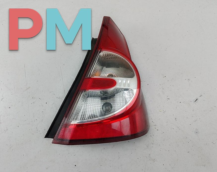 фонарь задний правый Dacia (Renault) Sandero I 2008, 1.4 л., бензин, МКПП, зелёный, хетчбэк 5 дв., 8200734824 - фото №1