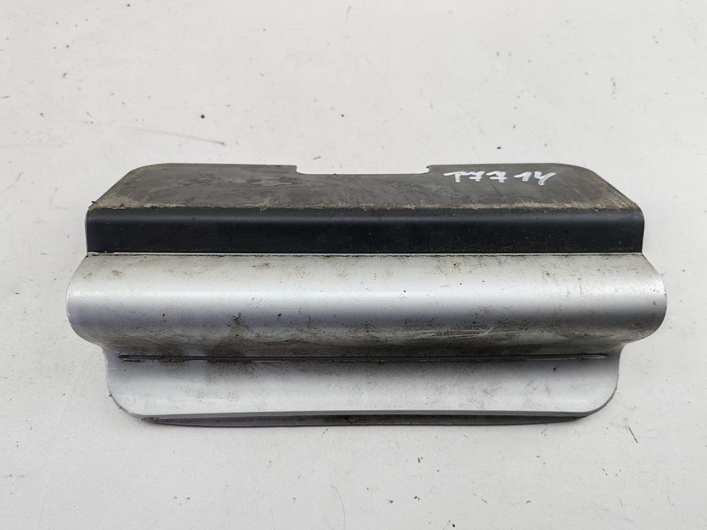 заглушка (решетка) в бампер BMW 5 E39 1999, 2.5 л., бензин, МКПП, серый, универсал, 51128165099