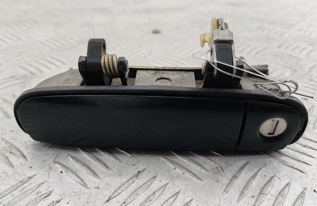 ручка наружная передняя левая Audi A6 C5 2004, 2.5 л., дизель, АКПП, чёрный, универсал, 4B1837885
