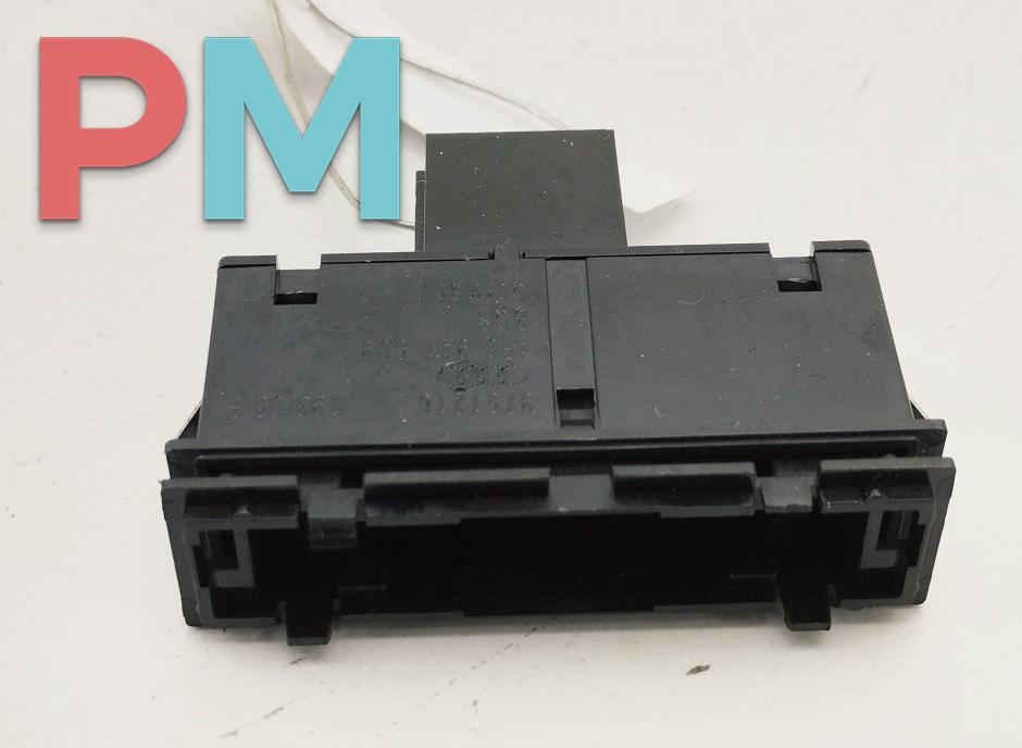 кнопка аварийной сигнализации Audi A6 4F/C6 2005, 2.4 л., бензин, АКПП, серый, универсал, 4F0941509 - фото №1