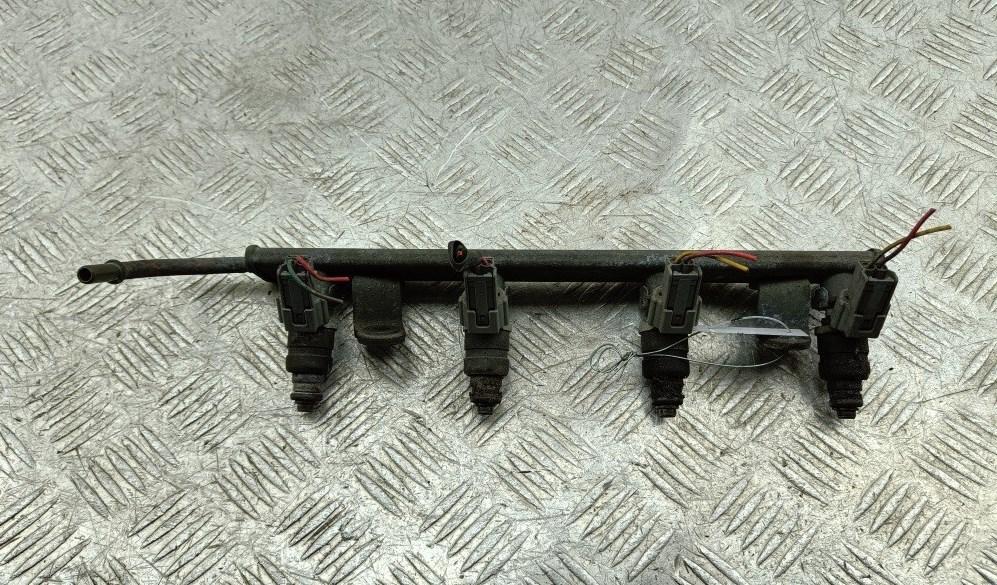 Форсунка топливная (комплект) Mitsubishi Colt 6 поколение (Z20/Z30) 2006, 1.3 л., бензин, АКПП, серый, хетчбэк 5 дв., MR988977 - фото №1