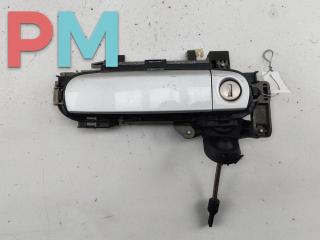 ручка наружная передняя левая Audi A4 B6 2001, 2.0 л., бензин, АКПП, серый, седан