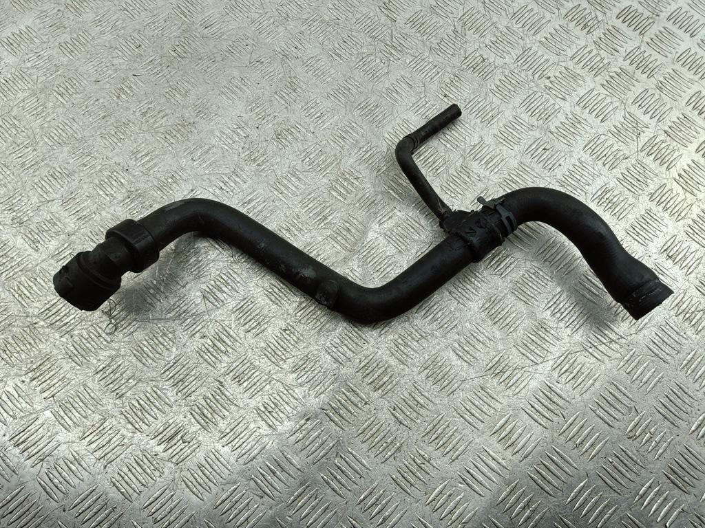 патрубок радиатора Audi A4 B5 1998, 1.9 л., дизель, 4B021101E - фото №1