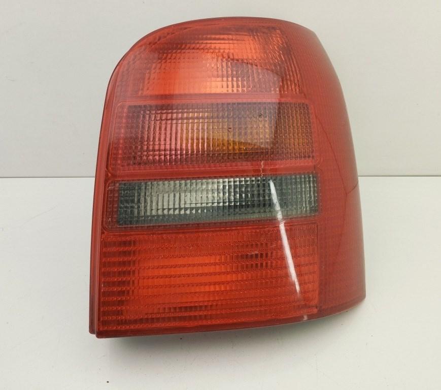 фонарь задний правый Audi A4 B5 1998, 1.6 л., бензин, МКПП, серый, универсал, 809945096A - фото №1