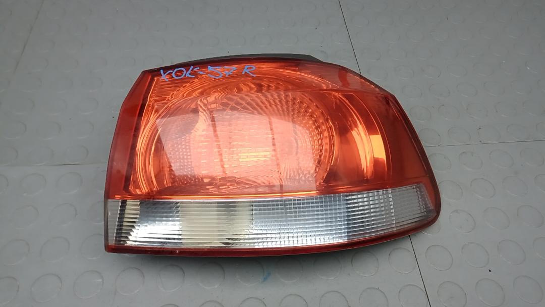фонарь задний правый Volkswagen Golf 6 поколение 2010, 1.6 л., дизель, МКПП, хетчбэк 5 дв. - фото №1