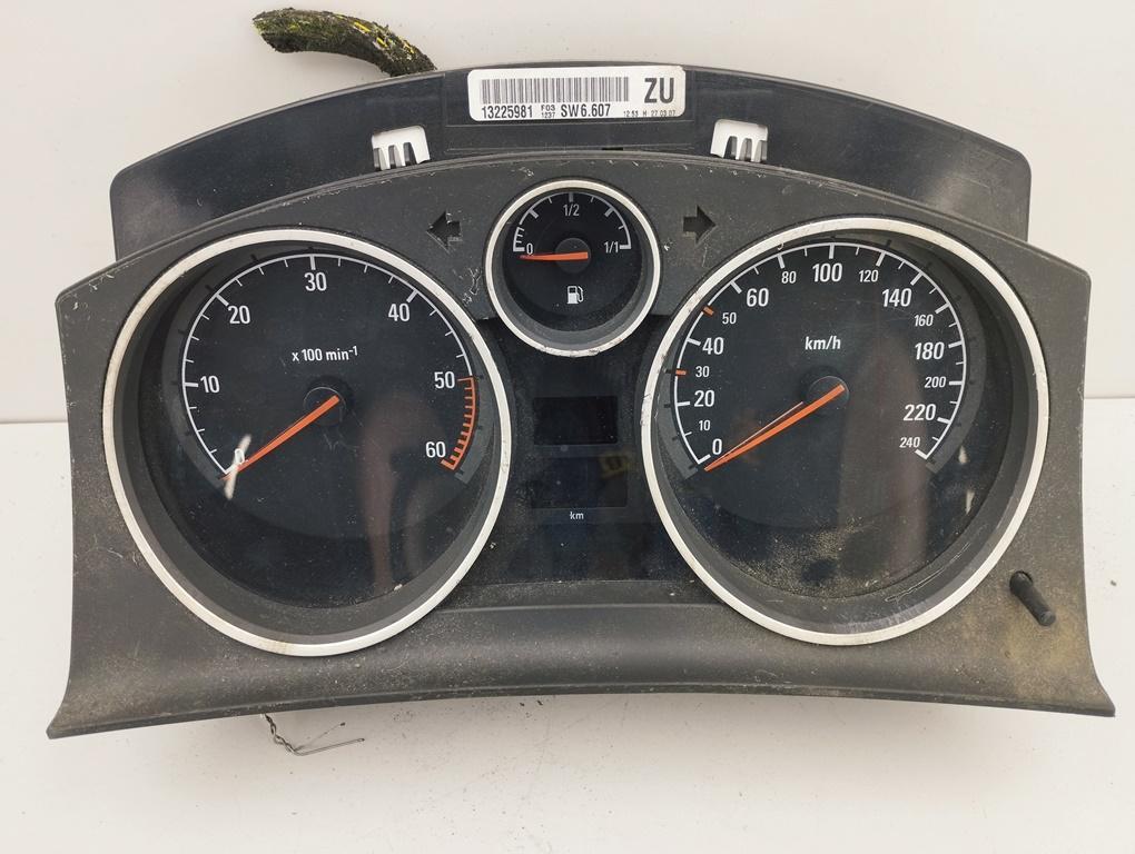 приборная панель Opel Astra H 2007, 1.9 л., дизель, АКПП, серый, универсал, 13225981