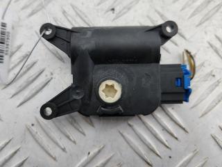 моторчик заслонки печки Volkswagen Passat B6 2005, 2.0 л., бензин, АКПП, чёрный, универсал, 0132801362