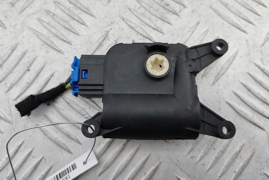 моторчик заслонки печки Volkswagen Passat B6 2006, 2.0 л., дизель, МКПП, серый, универсал, 3C0907511D - фото №1