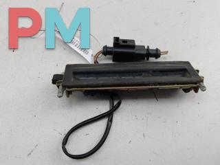 кнопка открытия багажника Volkswagen Passat B5 [рестайлинг] 2004, 1.9 л., дизель, АКПП, серый, универсал, 3B9827566C
