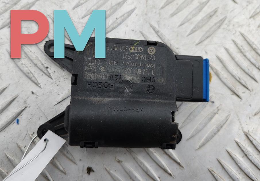 моторчик заслонки печки Volkswagen Passat B6 2006, 2.0 л., дизель, МКПП, чёрный, универсал, 3C1907511A - фото №1