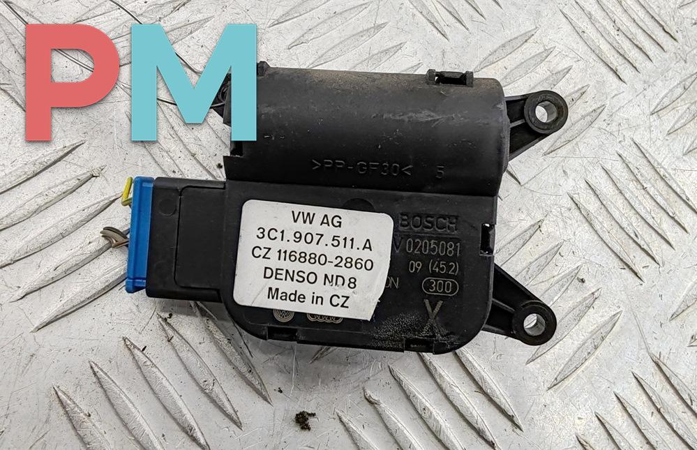 моторчик заслонки печки Volkswagen Passat B6 2008, 2.0 л., дизель, МКПП, серый, универсал, 3C1907511A - фото №1