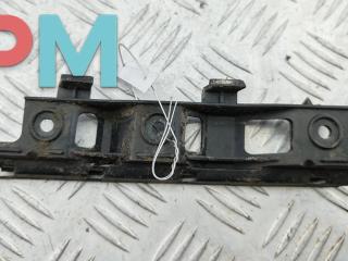 кронштейн переднего бампера Volkswagen Passat B6 2008, 2.0 л., дизель, МКПП, синий, универсал, 3C0807184