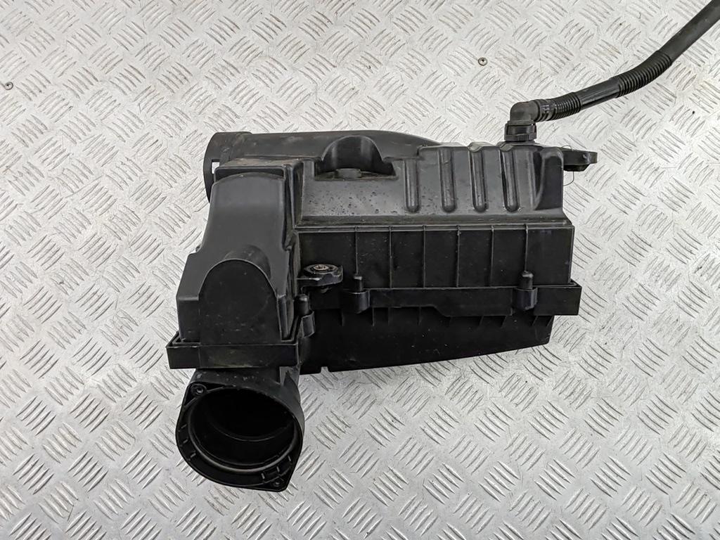 корпус воздушного фильтра Volkswagen Passat B6 2008, 2.0 л., дизель, МКПП, синий, универсал, 3C0129607AS