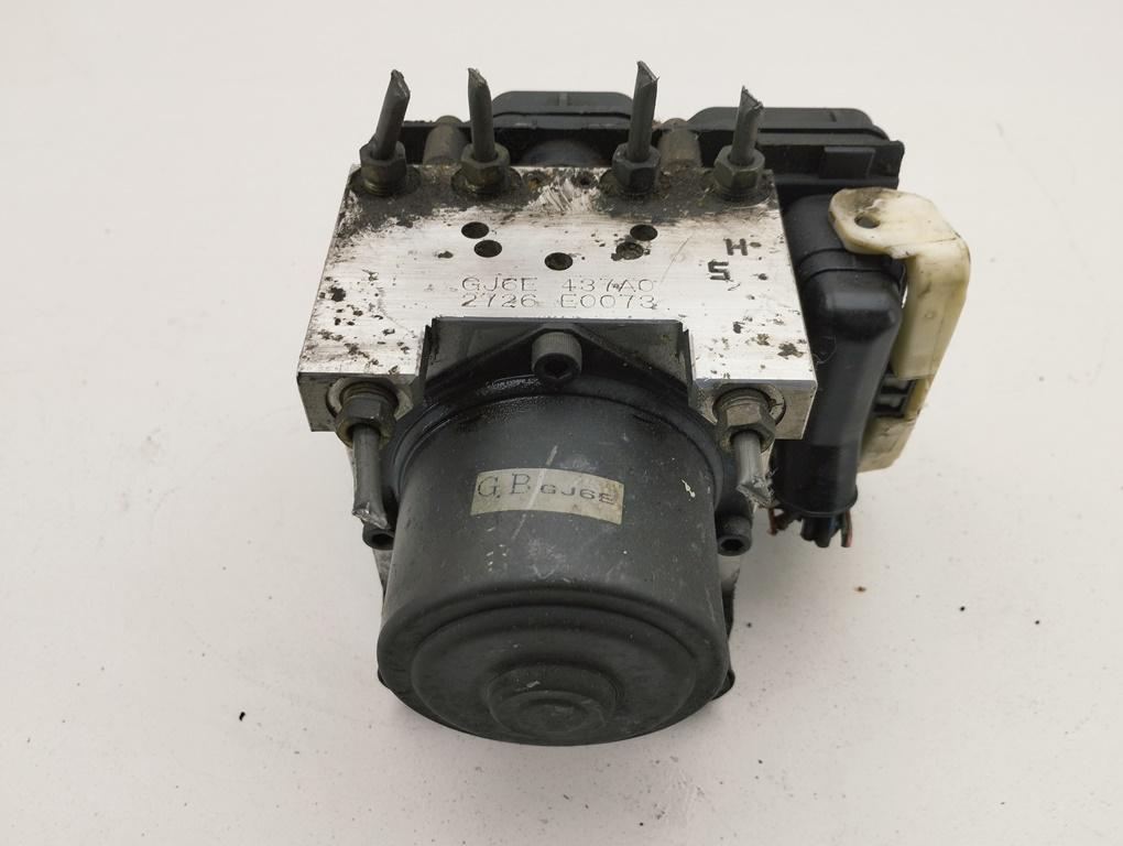 блок ABS Mazda 6 GG/GY 2002, 2.0 л., бензин, АКПП, серый, хетчбэк 5 дв., GJ6E437AO, 4370070 - фото №1