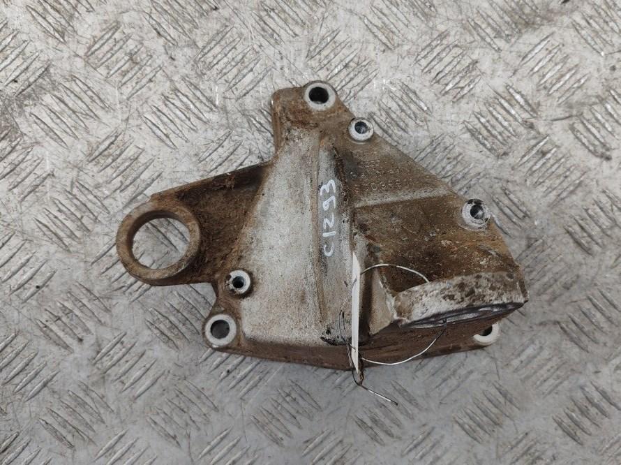 кронштейн КПП Audi A4 B5 1999, 1.8 л., бензин, МКПП, красный, универсал, 8D0399114S - фото №1