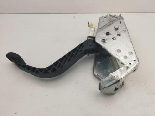 педаль сцепления Opel Zafira 1 поколение (A) 2000, 2.2 л., бензин, МКПП, зелёный, минивэн, 90581106