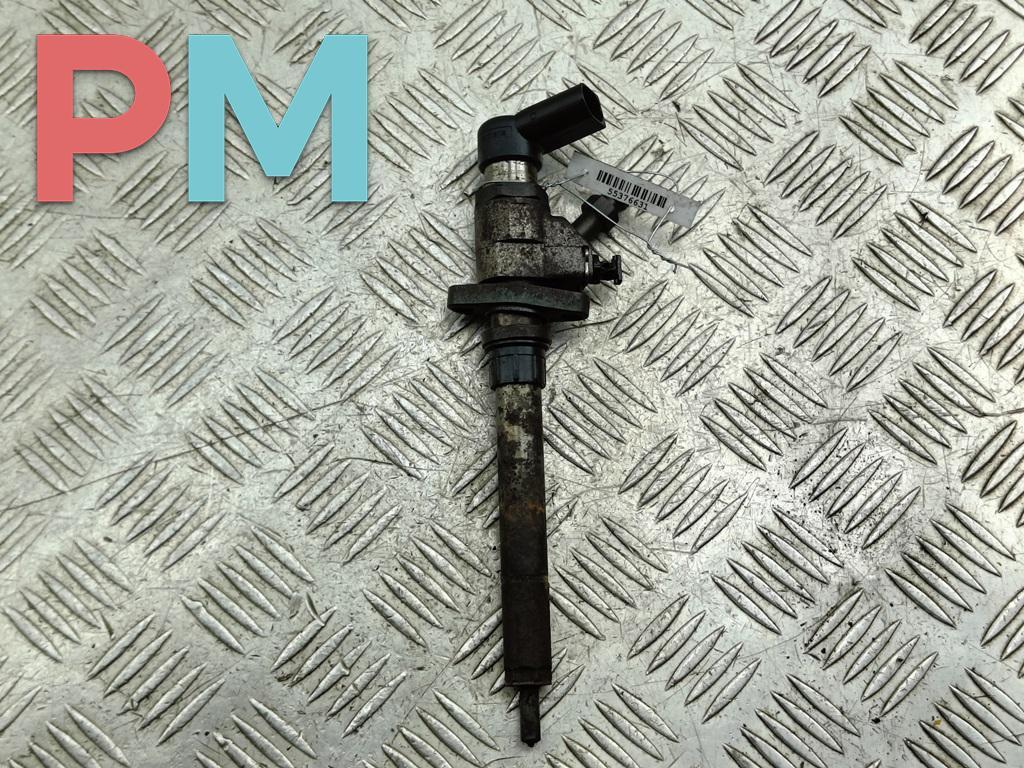 форсунка Ford C-Max 2 поколение 2010, 2.0 л., дизель, АКПП, синий, минивэн, 9657144580 - фото №1