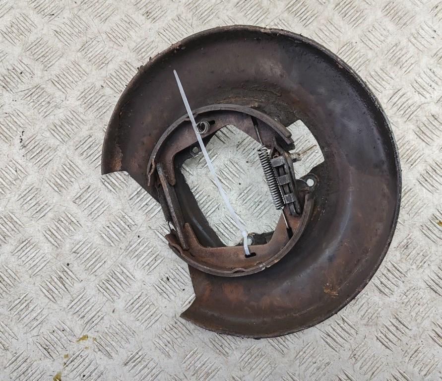 защитный кожух тормозного механизма Volvo V70 2001, 2.3 л., бензин, АКПП, чёрный, универсал