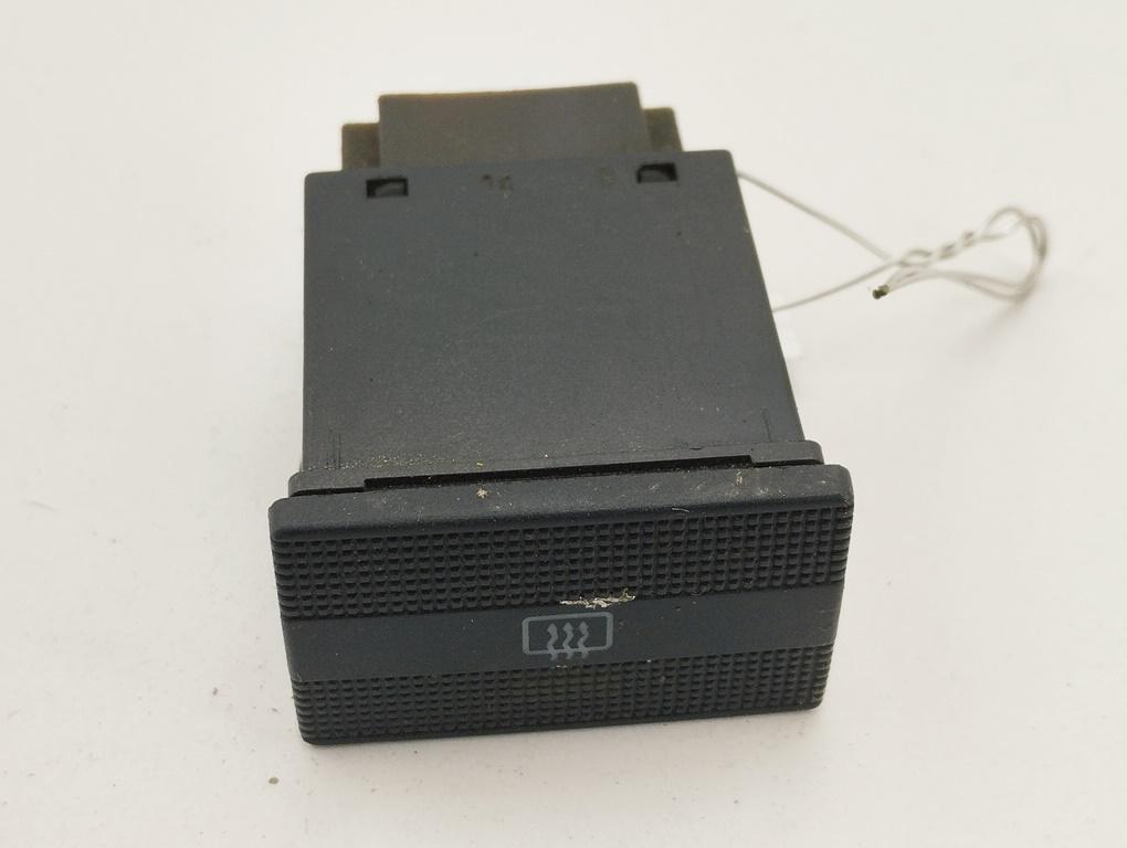 кнопка обогрева заднего стекла Volkswagen Transporter T4 1996, 2.4 л., дизель, МКПП, красный, микроавтобус, 3A0959621G - фото №1