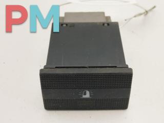 кнопка (выключатель) Volkswagen Transporter T4 1996, 2.4 л., дизель, МКПП, красный, микроавтобус, 703941435