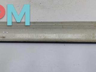 молдинг двери передней правой Mitsubishi Pajero/Montero II 1994, 2.8 л., дизель, МКПП, серый, внедорожник 5 дв., MB674958