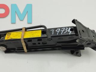 домкрат Ford Focus 1 поколение [рестайлинг] 2003, 1.6 л., i, бензин, МКПП, серый, универсал, 98AB17080CC