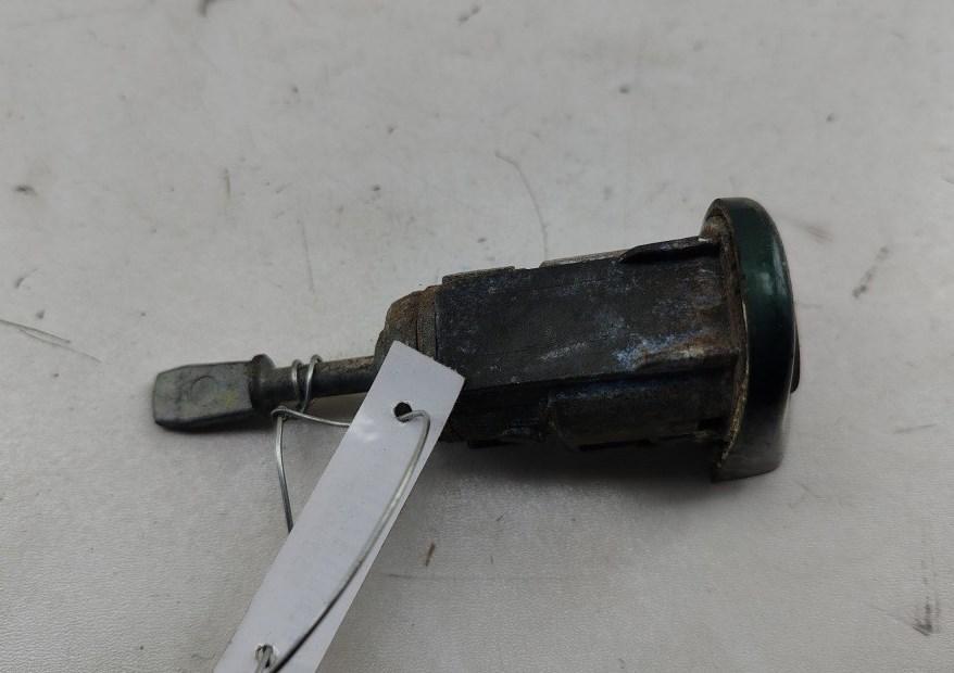 личинка дверного замка Volkswagen Bora 2000, 1.9 л., дизель, МКПП, зелёный, универсал, 1U0837167