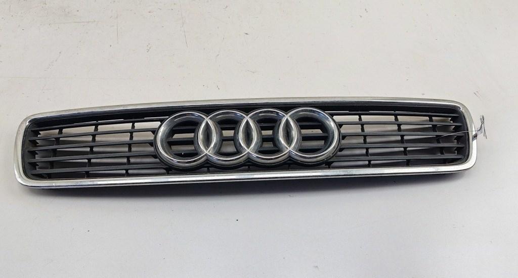 решетка радиатора Audi A4 B5 1997, синий, универсал, 8D0853651J
