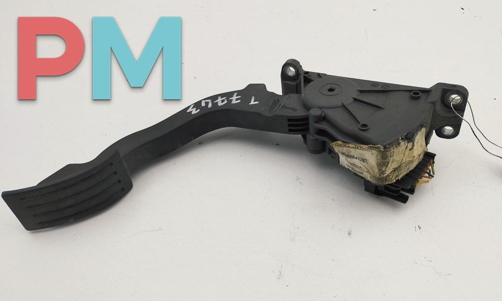 педаль Ford C-Max 2 поколение 2010, 2.0 л., дизель, АКПП, синий, минивэн, 3M519F836CH - фото №1