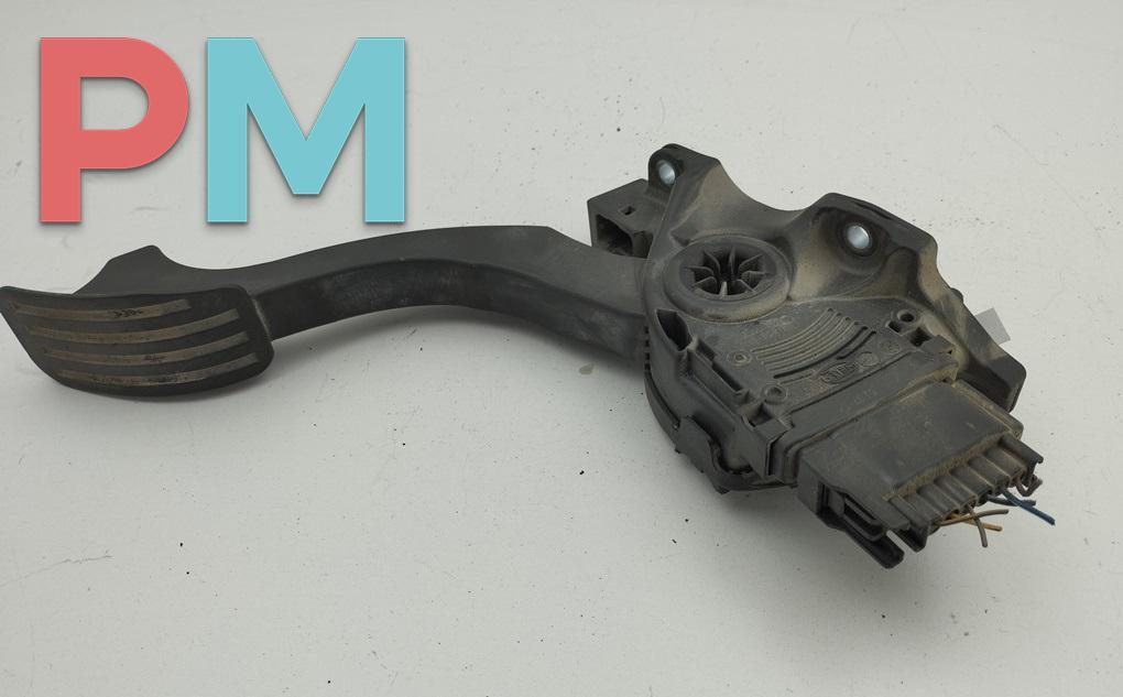 педаль Ford Mondeo 4 поколение 2007, 2.0 л., дизель, МКПП, чёрный, универсал, 6G929F836RC - фото №1