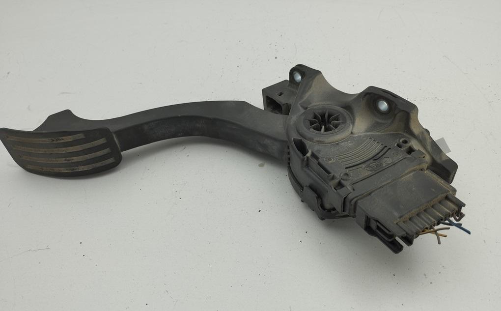 педаль Ford Mondeo IV 2007, 2.0 л., дизель, МКПП, чёрный, универсал, 6G929F836RC