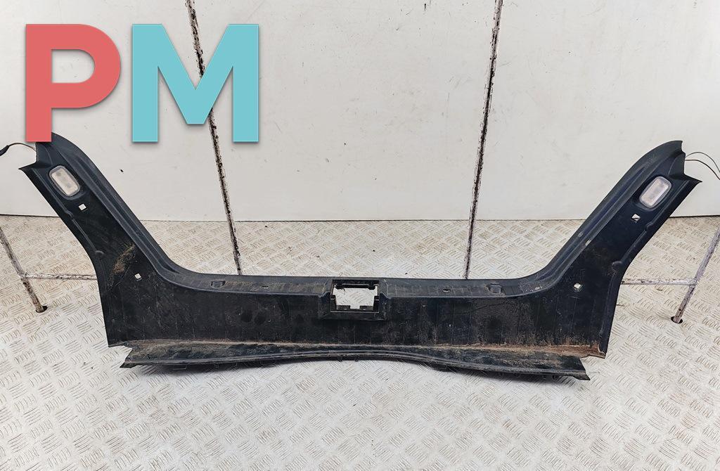 накладка декоративная Mercedes-Benz E-Класс W211/S211 2004, 3.2 л., дизель, АКПП, чёрный, седан, 2116900641 - фото №1
