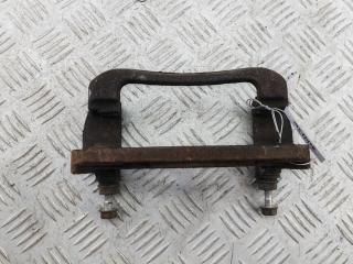 скоба суппорта Toyota RAV4 XA30 2006, 2.2 л., дизель, МКПП, чёрный, внедорожник 5 дв.