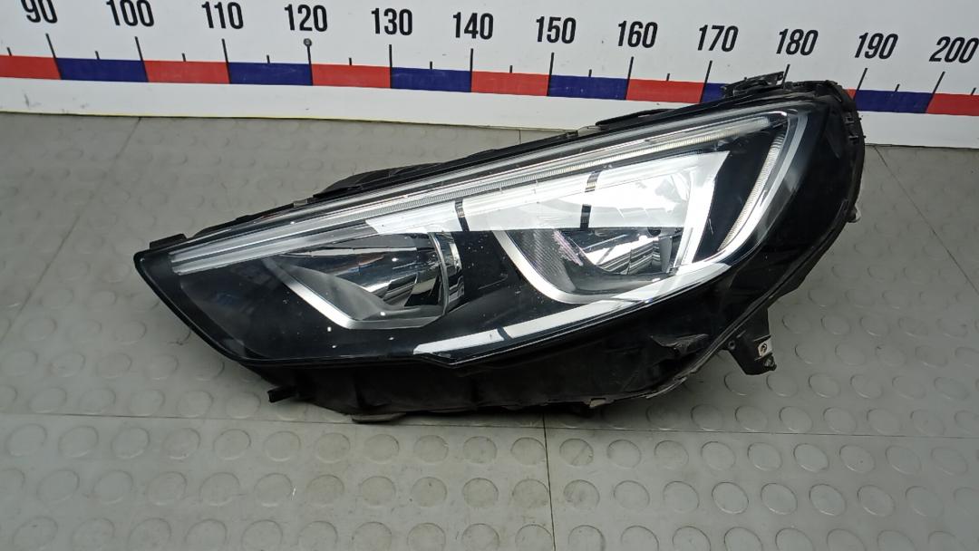 фара левая Opel Insignia 2 поколение (B) 2017, 1.6 л., дизель, МКПП, хетчбэк 5 дв. - фото №1