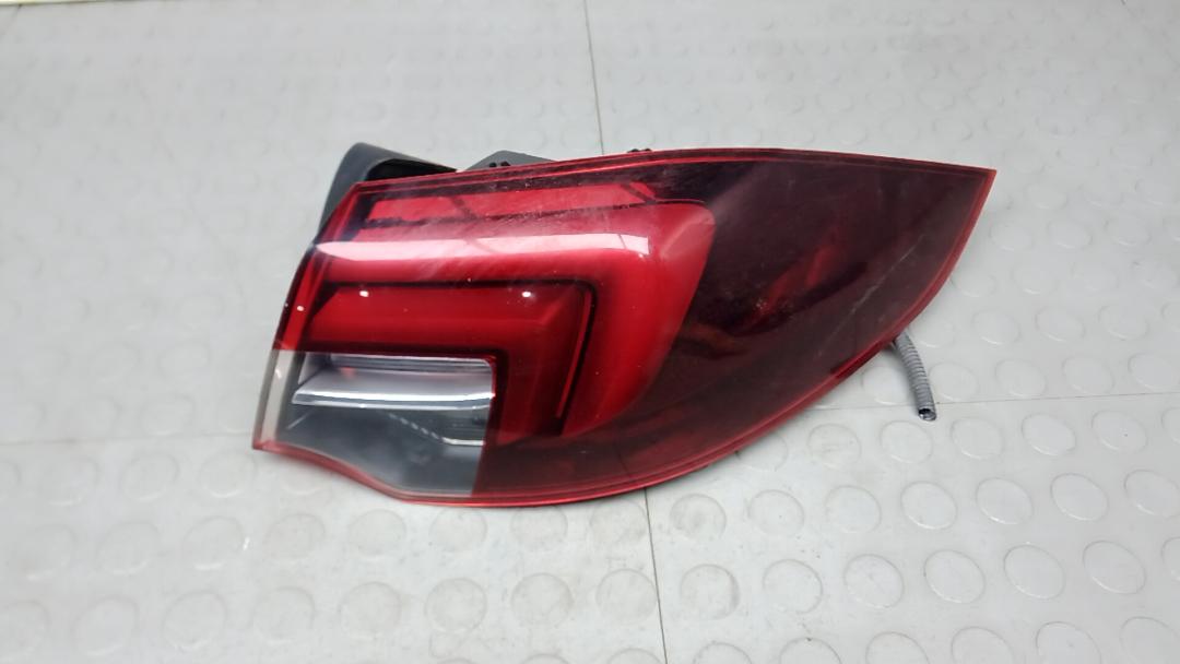 фонарь задний правый Opel Insignia 2 поколение (B) 2017, 1.6 л., дизель, МКПП, хетчбэк 5 дв. - фото №1