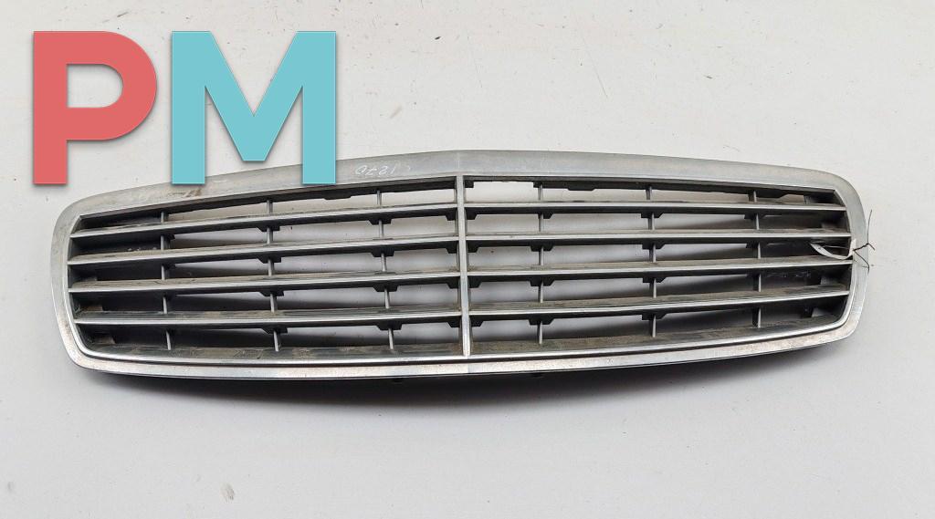 решетка радиатора Mercedes-Benz E-Класс W211/S211 2004, чёрный, седан, 2118800383 - фото №1