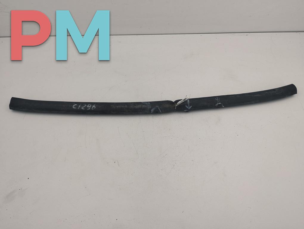 уплотнитель двери Ford Transit 6 поколение 2004, 2.0 л., дизель, МКПП, белый, микроавтобус - фото №1