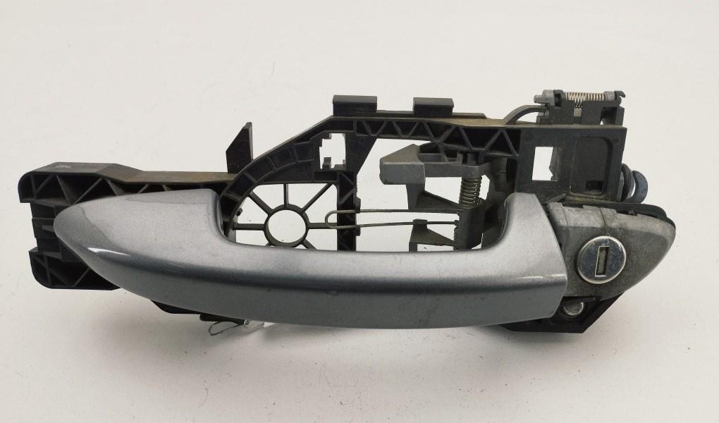 ручка наружная передняя левая Volkswagen Passat B6 2008, 2.0 л., дизель, МКПП, серый, универсал, 3C0837885H