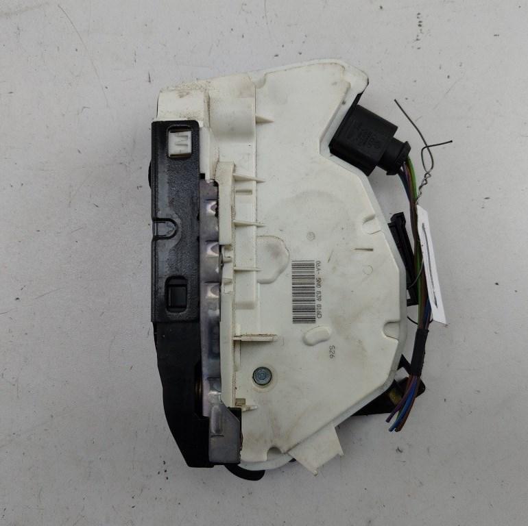 замок двери задней правой Skoda Fabia mk2 (5J) 2010, 1.2 л., бензин, МКПП, синий, хетчбэк 5 дв., 5N0839016D