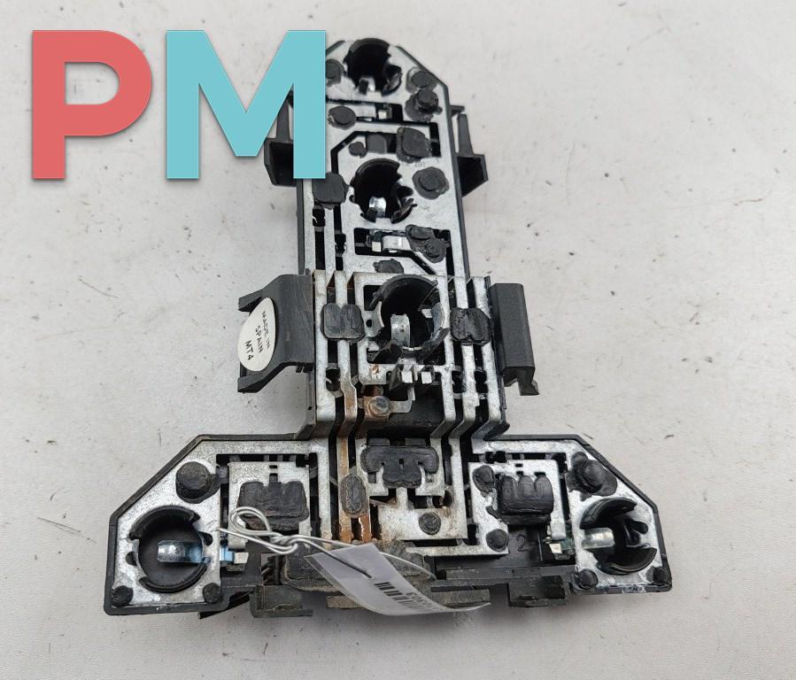 Плата фонаря заднего правого Volkswagen Golf 4 поколение 1998, 1.8 л., бензин, МКПП, красный, хетчбэк 3 дв., 1J6945257 - фото №1
