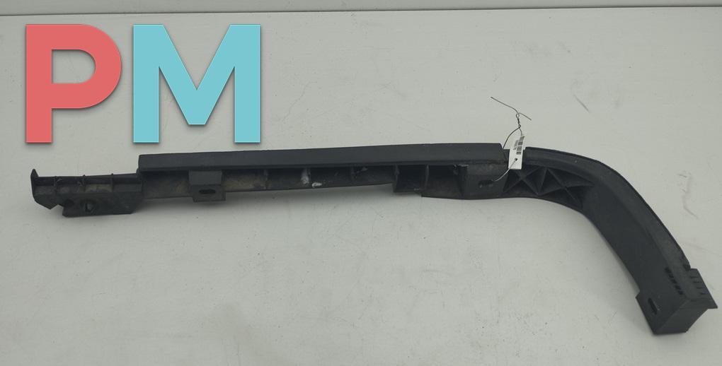кронштейн заднего бампера Volkswagen Transporter T4 1997, 2.5 л., дизель, МКПП, зелёный, микроавтобус, 7D0807394 - фото №1