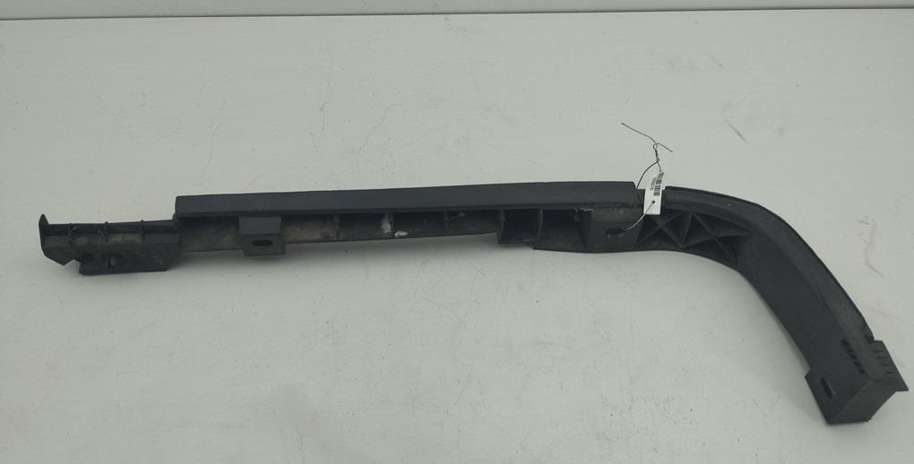 кронштейн заднего бампера Volkswagen Transporter T4 1997, 2.5 л., дизель, МКПП, зелёный, микроавтобус, 7D0807394