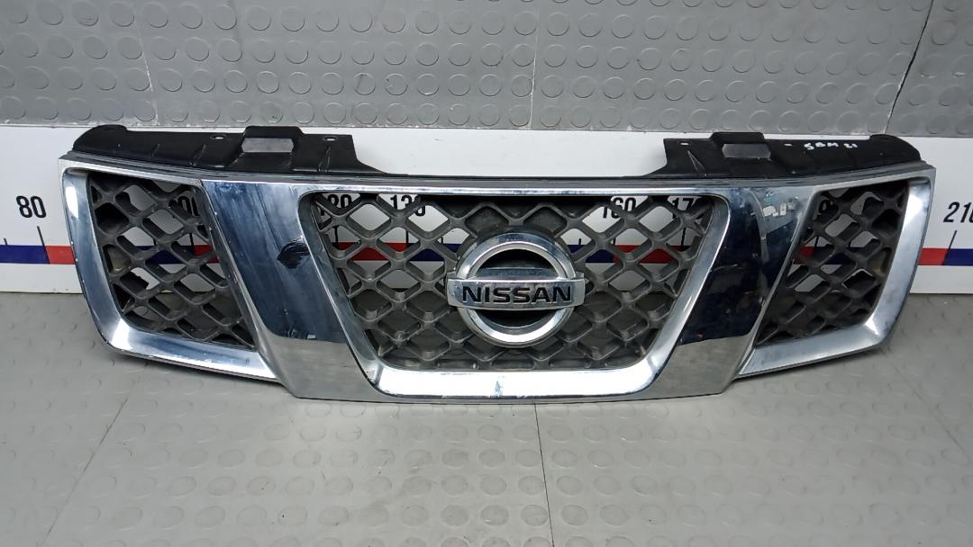 решетка радиатора Nissan Pathfinder R51 2007, 2.5 л., дизель, МКПП, внедорожник 5 дв. - фото №1