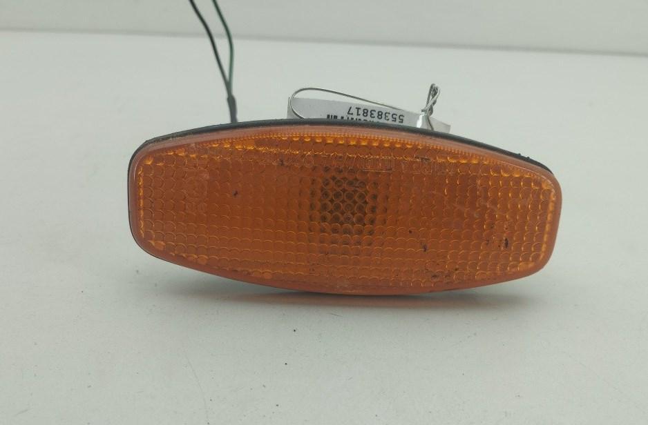повторитель передний правый Hyundai Santa Fe 2001, 2.0 л., дизель, МКПП, коричневый, внедорожник 5 дв., 92305260
