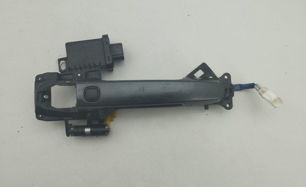 ручка наружная передняя левая Toyota RAV4 XA30 2006, 2.2 л., дизель, МКПП, чёрный, внедорожник 5 дв., 48411010620 - фото №1
