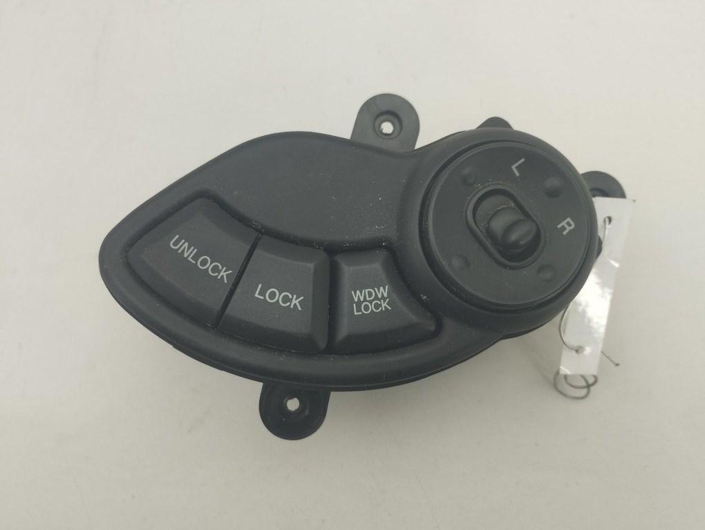 джойстик регулировки зеркал Hyundai Santa Fe 1 поколение (SM) 2001, 2.0 л., дизель, МКПП, коричневый, внедорожник 5 дв., 9353026000 - фото №1
